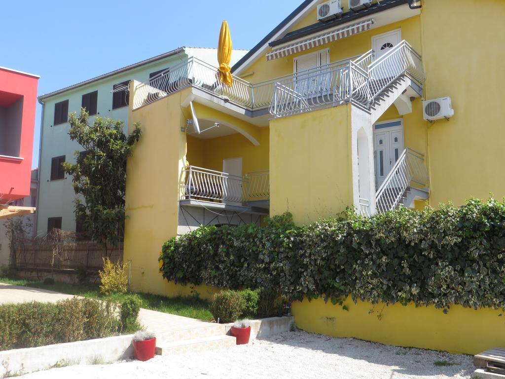 Apartments Tonka Pakoštane Exterior foto