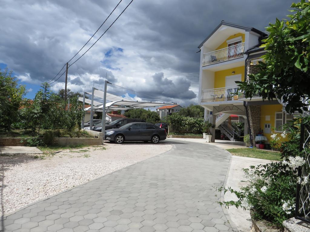 Apartments Tonka Pakoštane Exterior foto